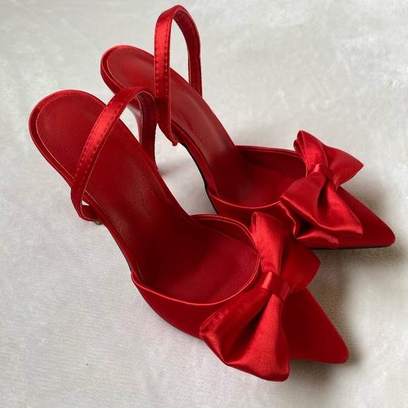 Red Heels With Ribbon Bow Coquette - Picture 5 of 13